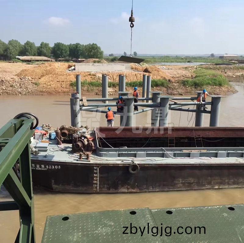 施(shi)工(gong)舩(chuan)